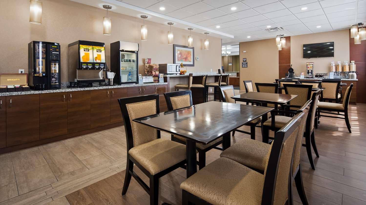 Best Western Plus Fergus Hotel Exterior photo